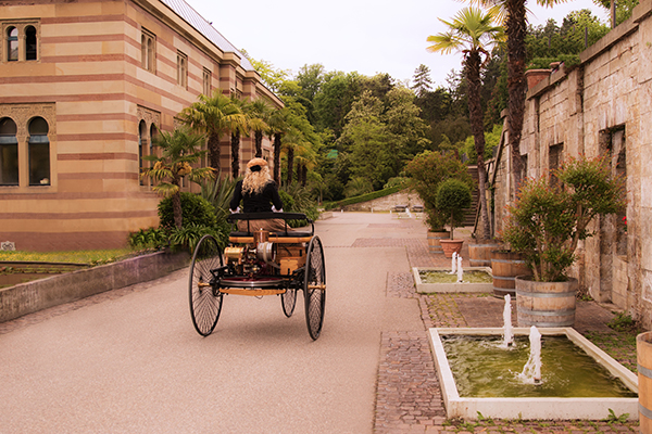 Bertha Benz Bertha Benz - Mujer en un automóvil histórico
